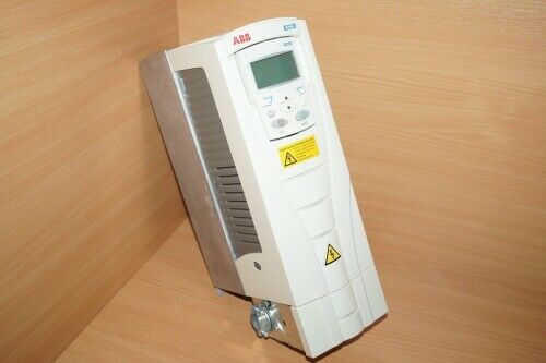 ABB ACS880-01-206A-3+E200